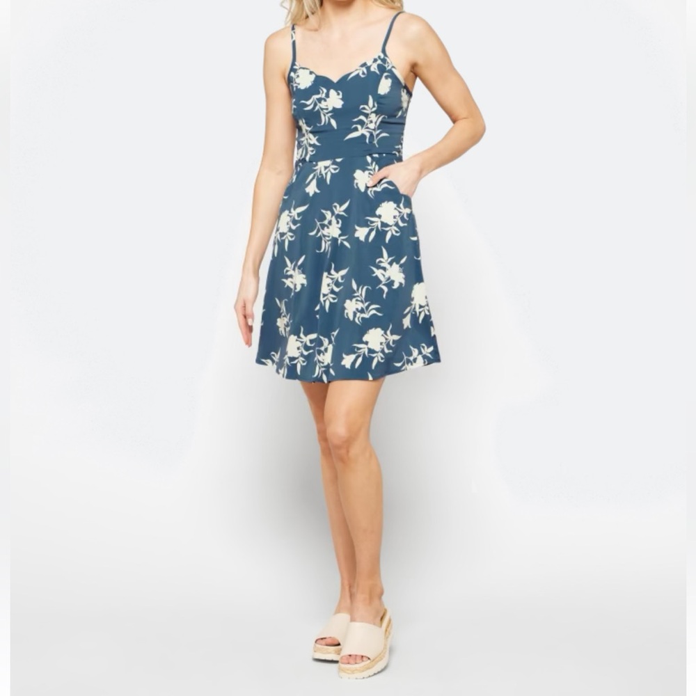 41 Hawthorn Blue and White Floral Mini Dress